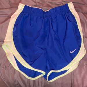 Nike shorts size S